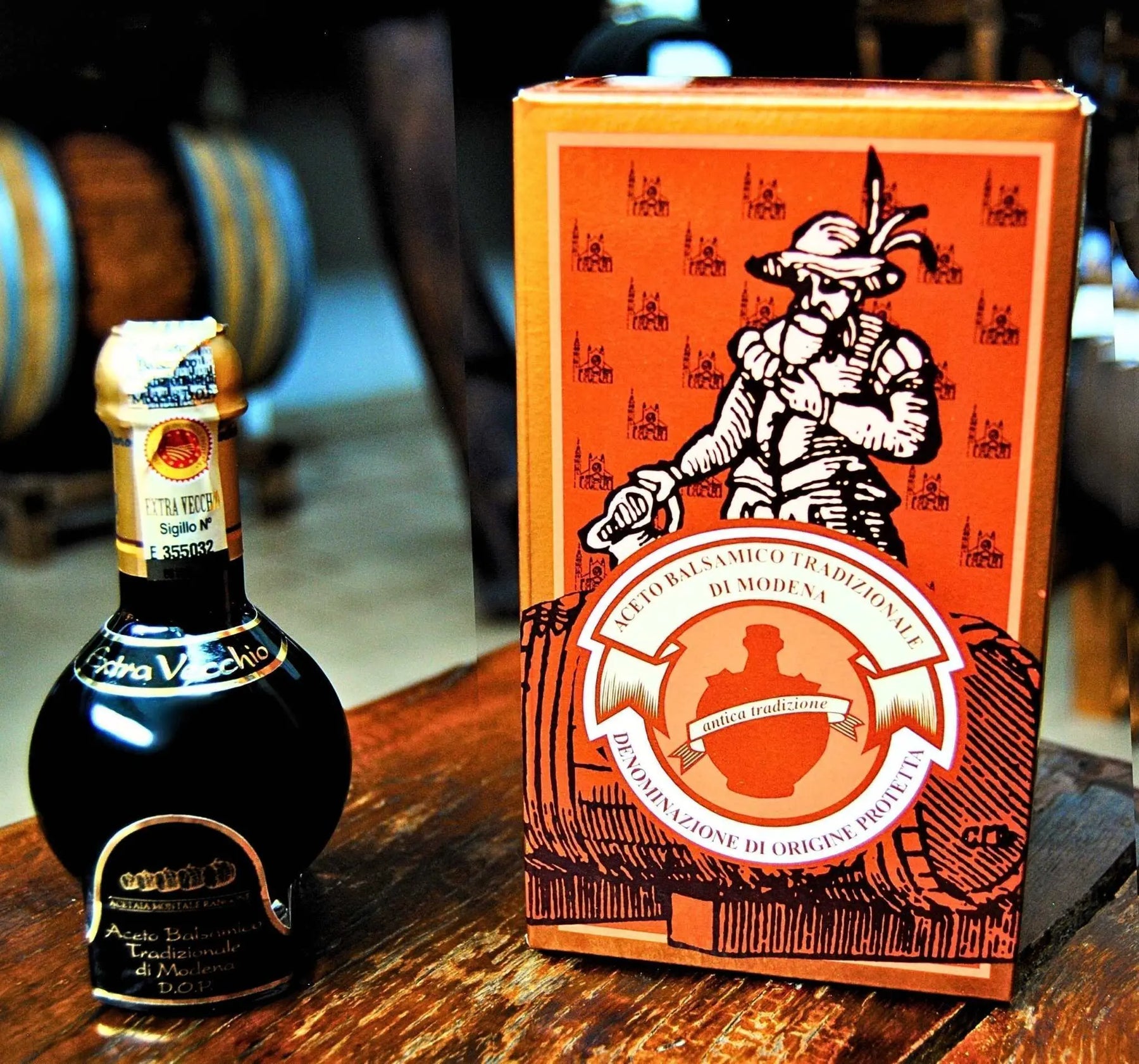 Aceto Balsamico Tradizionale di Modena DOP bottiglia ufficiale con confezione