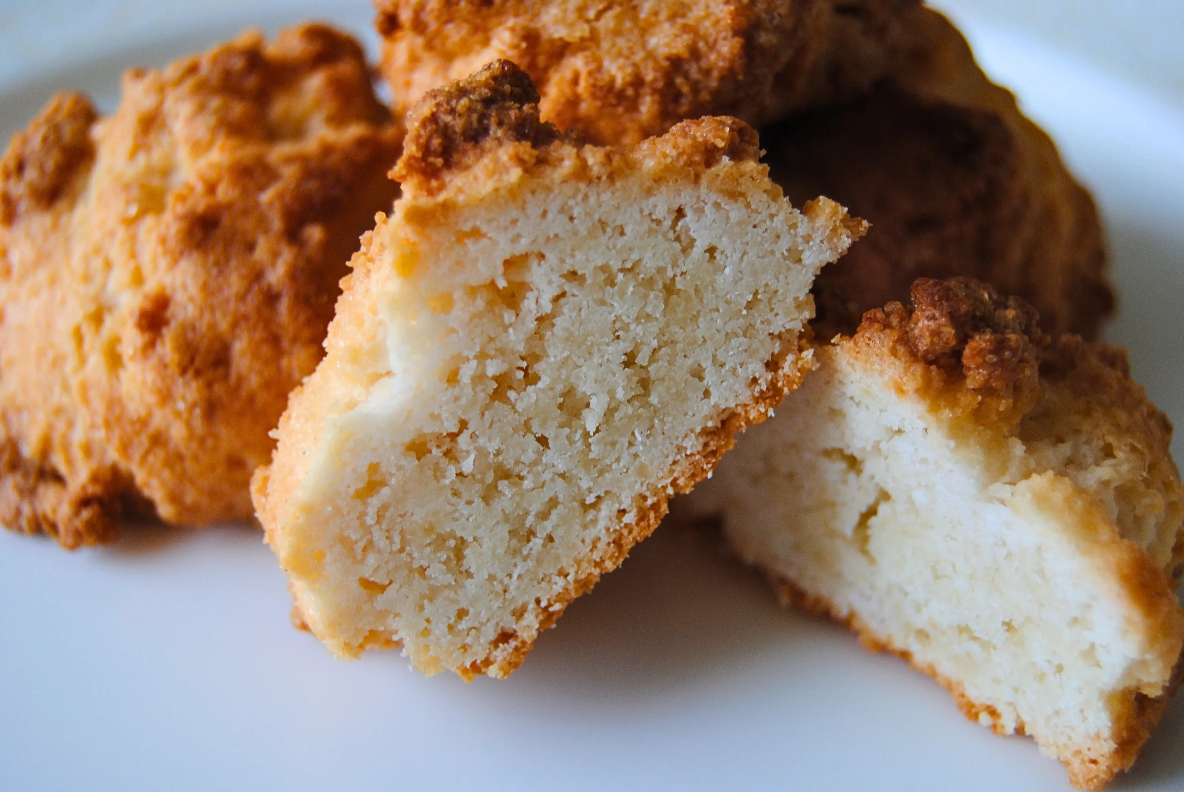 I dolci artigianali di Modena: amaretti, torta Modena e belsone ...